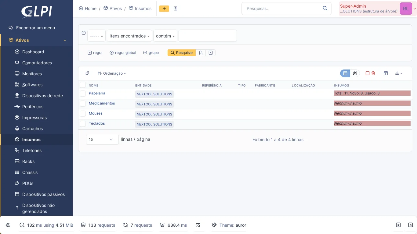 Lista de insumos nativos do GLPI mostrando categorias Papelaria, Medicamentos, Mouses e Teclados com contagem de estoque